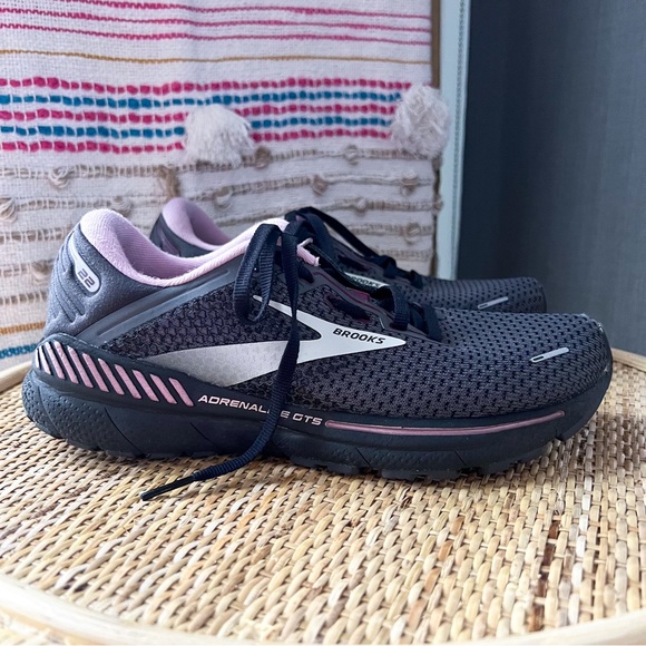 Brooks Adrenaline GTS 22 Pearl Black Metallic Road-Running Sneakers Women’s 8.5 - Picture 2 of 8